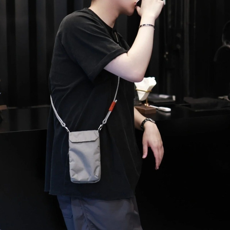 Men Slim Fit Crossbody Phone B - огляд і ціна Phone Accessories Men